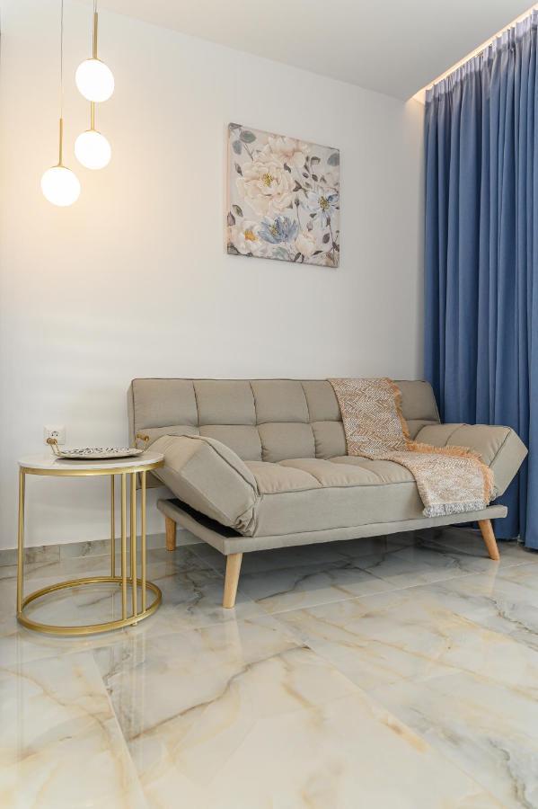 Dionisos Suites ليكسوري المظهر الخارجي الصورة