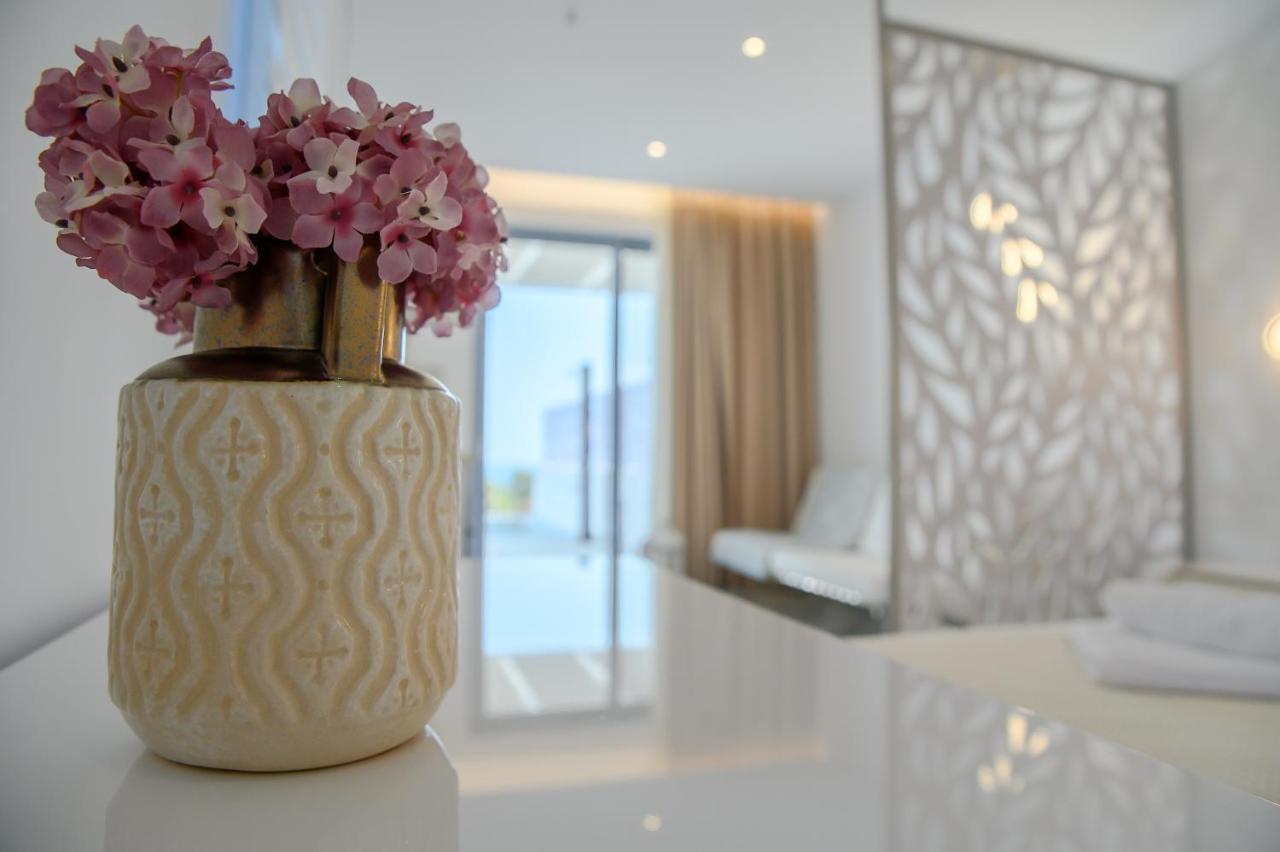 Dionisos Suites ليكسوري المظهر الخارجي الصورة